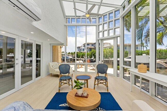 Building Photo - 1013 Bel Air Dr