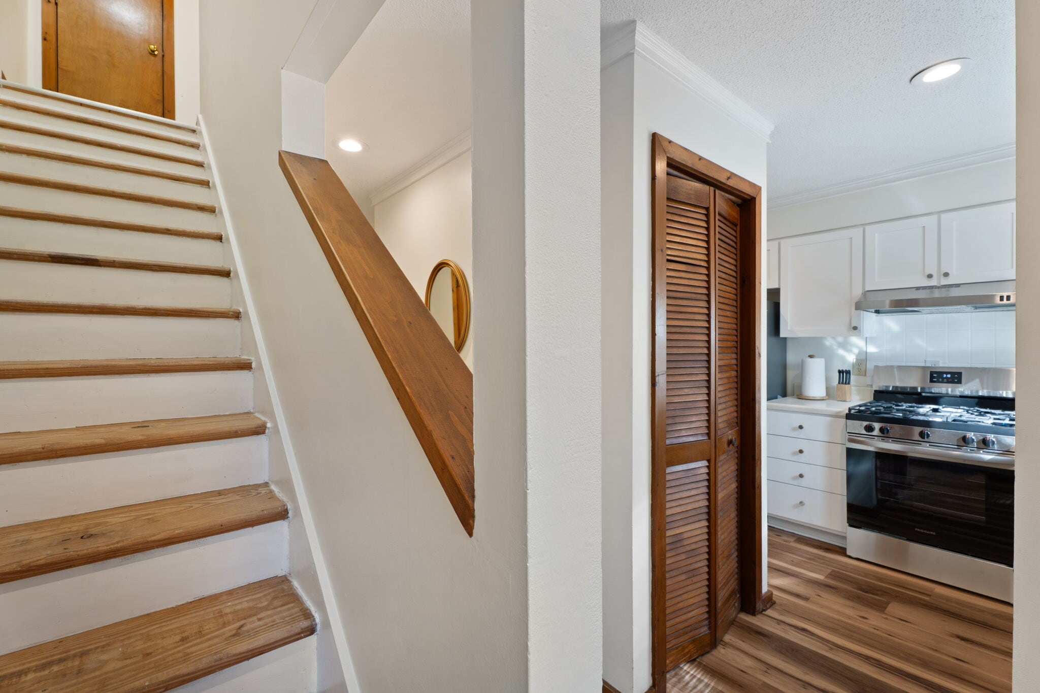 Building Photo - 609 Hillsborough St