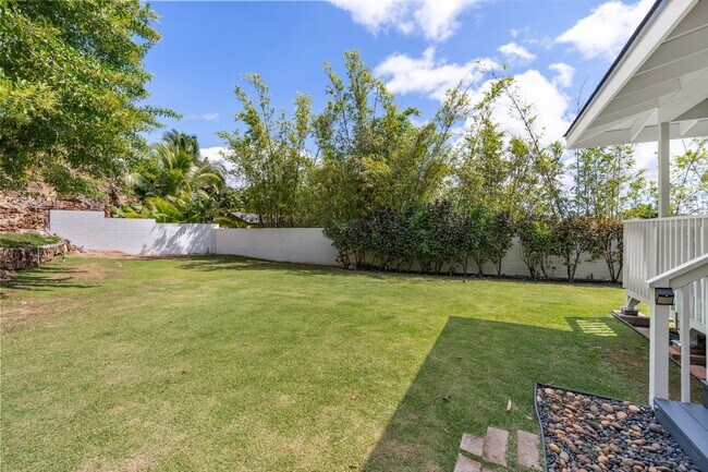 Building Photo - Kahala Home 5 bedroom 4 bath with Large Yard