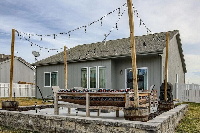 Building Photo - Hyda Hills Ranch For Rent Near Offutt AFB