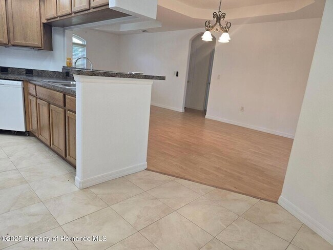 Building Photo - 542 Fairbanks Rd