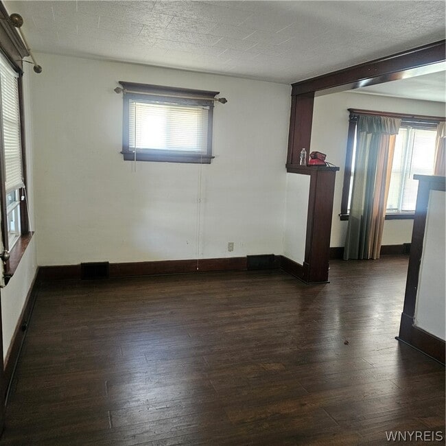 Building Photo - 733 Norfolk Ave