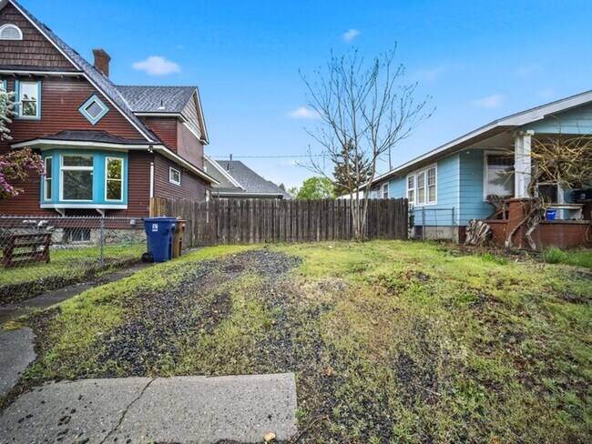 Building Photo - Stunning Updated Home in North Spokane | Bright Interiors, Modern Kitchen & Private Patio