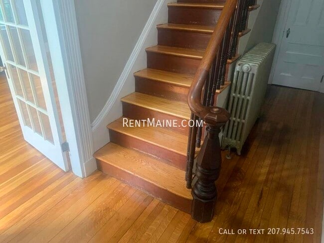 Building Photo - 13 Hudson St