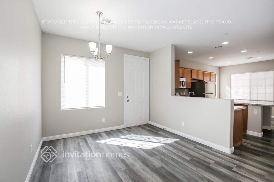 Building Photo - 620 Desert Silk Ct