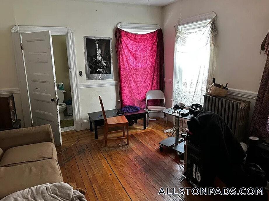 Building Photo - 40 Hooker St