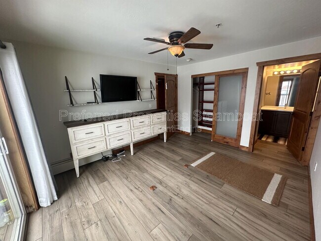 Building Photo - 3305 Columbine Dr