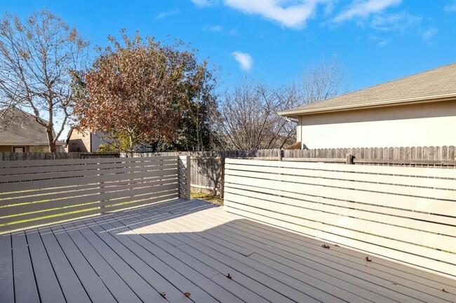 Building Photo - 121 Granite Path