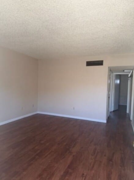 Building Photo - 1518 E Hedrick Dr