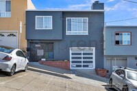 Building Photo - 1387 Goettingen St