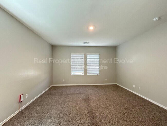 Building Photo - 6511 W Magdalena Ln
