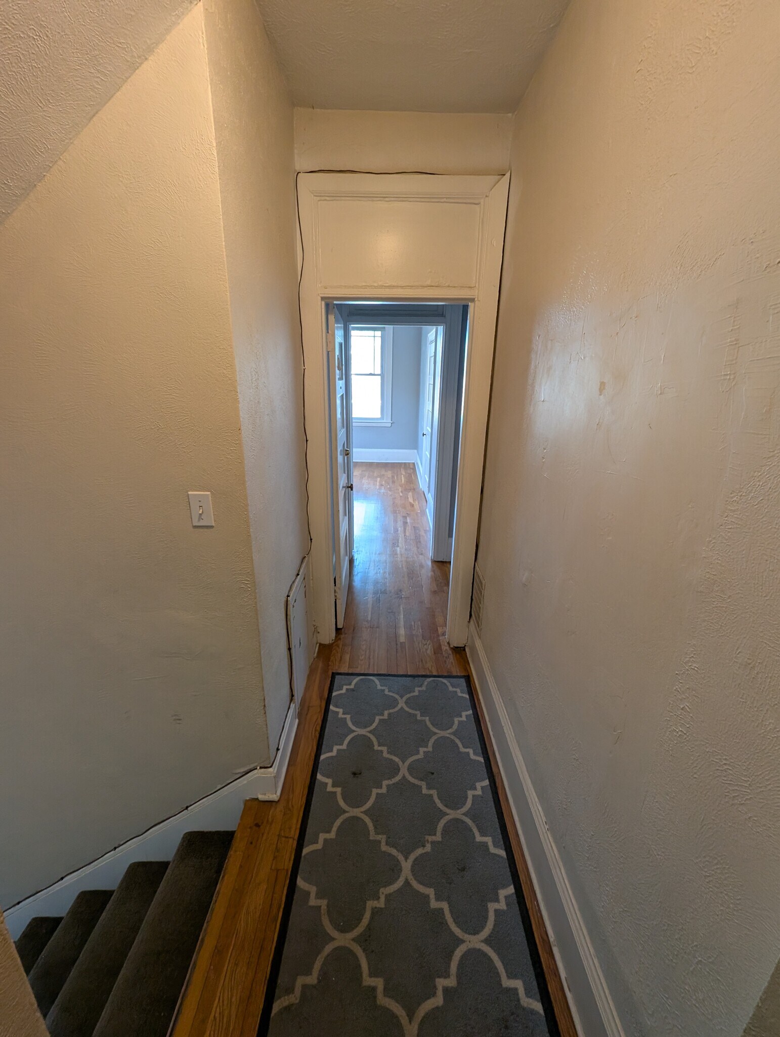 Entryway - 3404 Baltimore Ave