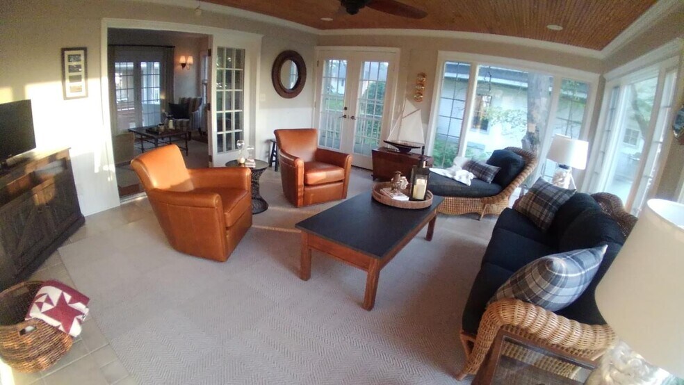 Building Photo - 2425 Waukazoo Trail