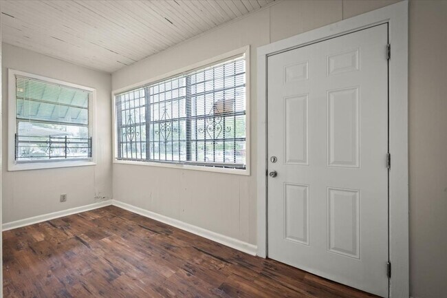 Building Photo - 1066 W 13th St