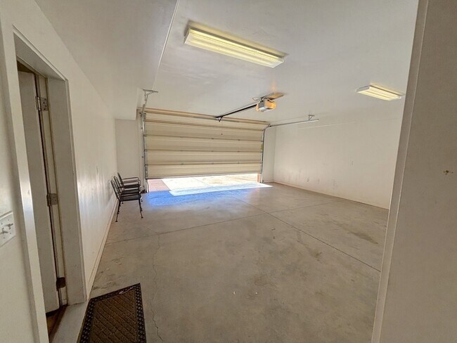 Building Photo - 3862 Desert Willow Cir