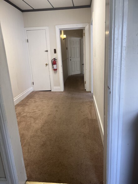 Building Photo - 628 E Lincoln Hwy