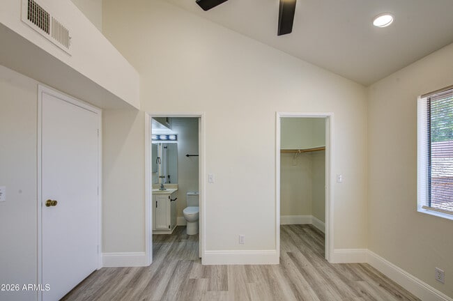 Building Photo - 2019 W Lemon Tree Pl