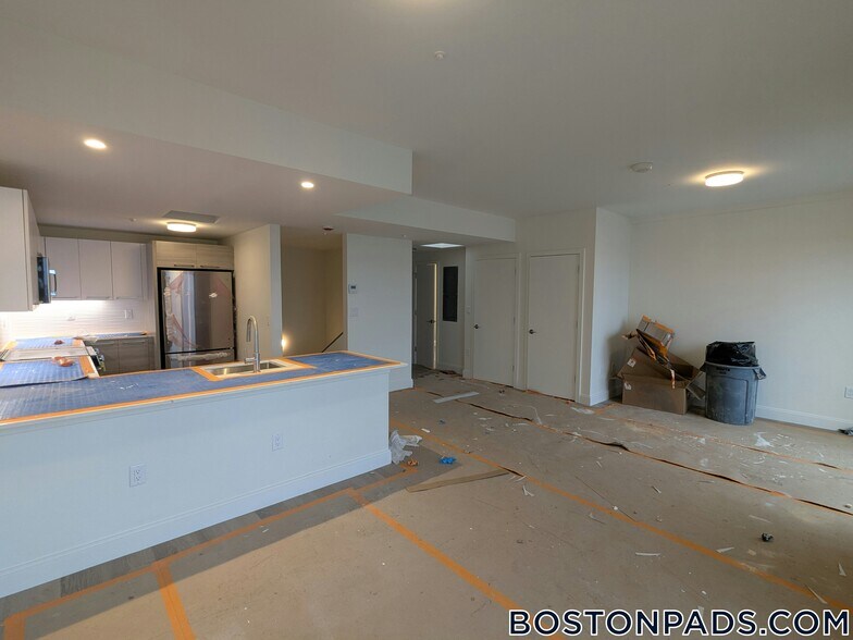 Building Photo - 1079 Commonwealth Ave