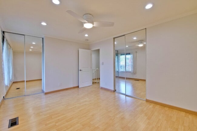 Building Photo - 2-Bed Cupertino Home with Private Yard, In-Unit Laundry, Pool and Clubhouse