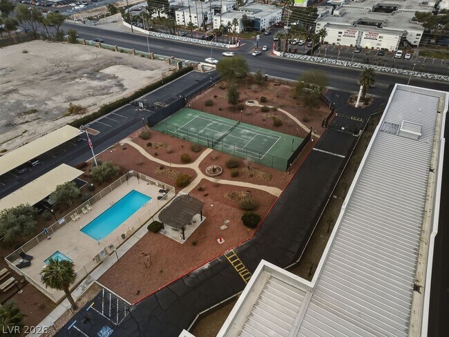 Building Photo - 3930 University Center Dr