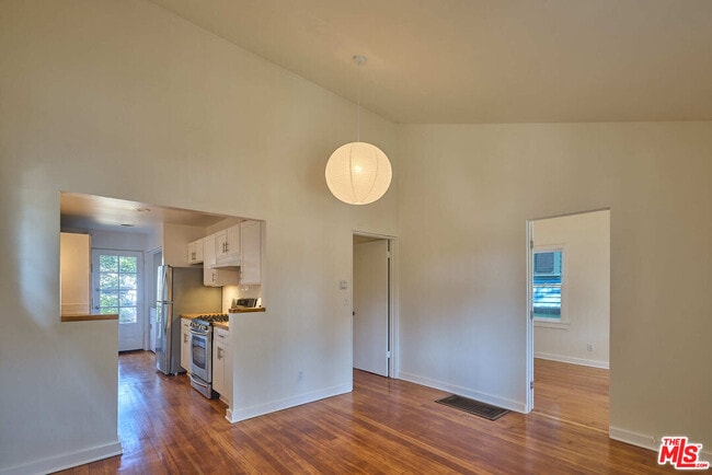 Building Photo - 219 Market St