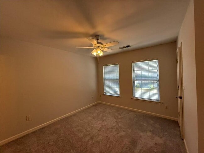 Building Photo - 1499 Cove Creek Cir