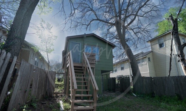 Building Photo - 2817 Monroe Ave