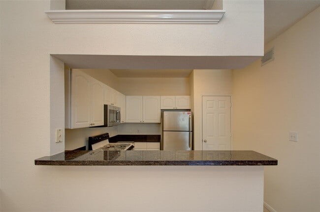 Building Photo - 1330 Old Spanish Trl