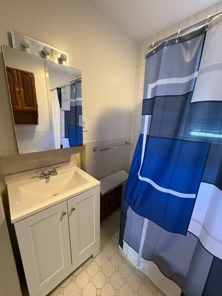 Building Photo - 7 Wallingford Rd