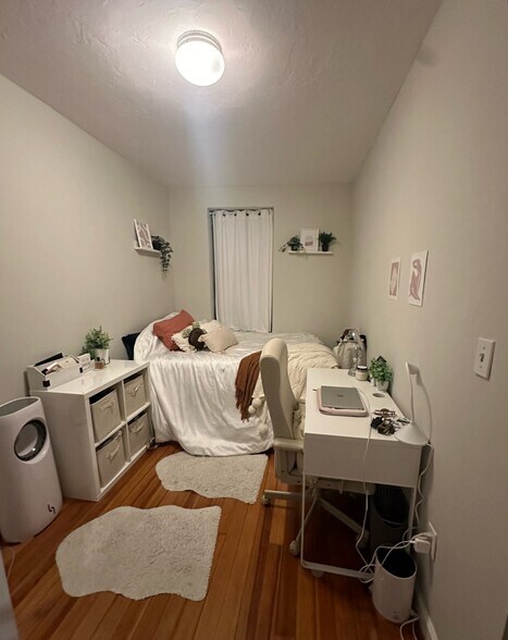 Building Photo - 230 Hanover St