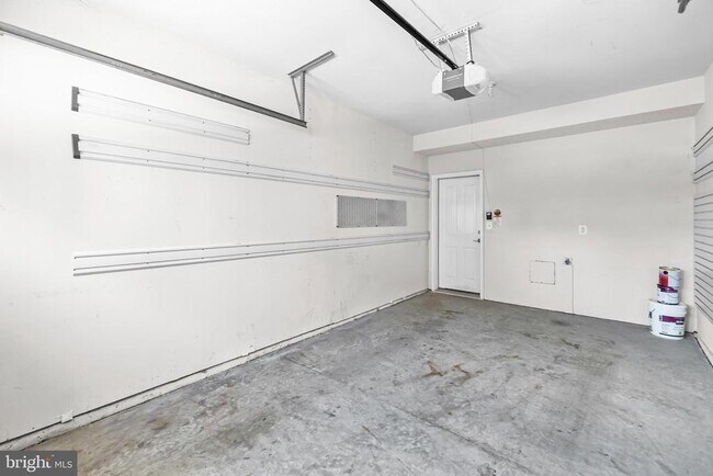 Building Photo - 2109 Main Line Blvd