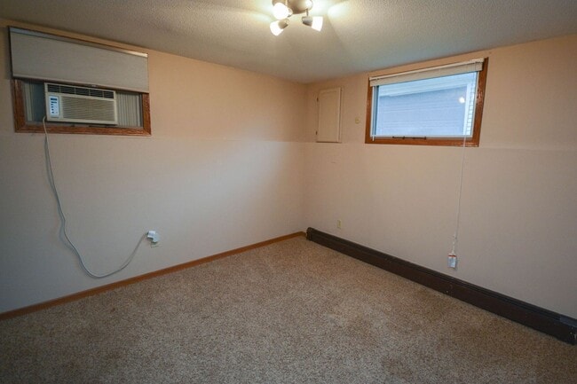 Building Photo - Unique multilevel floorplan with TONS of storage