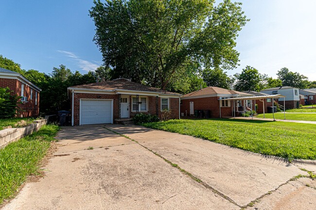 Building Photo - 3 Bed 2 Bath in OKC!