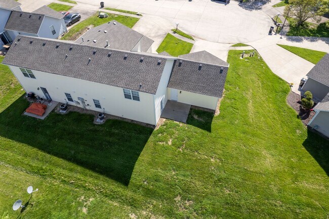 Building Photo - 5009-5011 Betty Jean Way