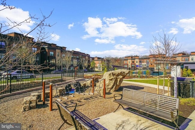 Building Photo - 3234 Royal Fern Pl