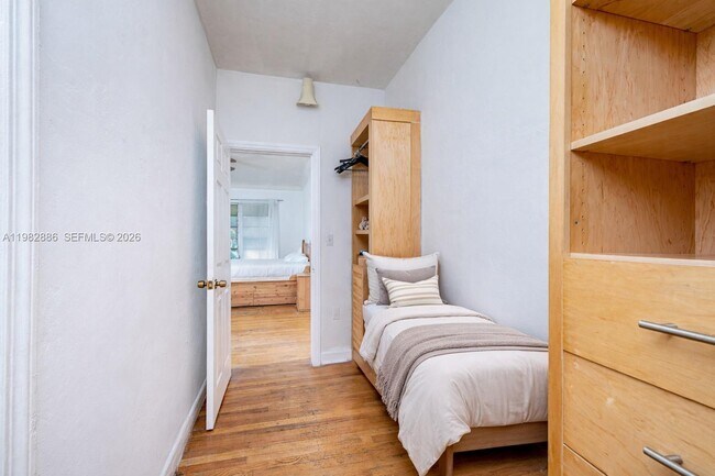 Building Photo - 830 Euclid Ave