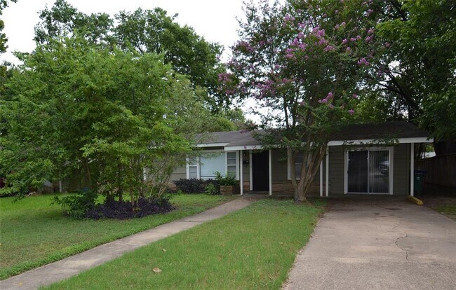 Building Photo - 1211 Ridgemont Dr