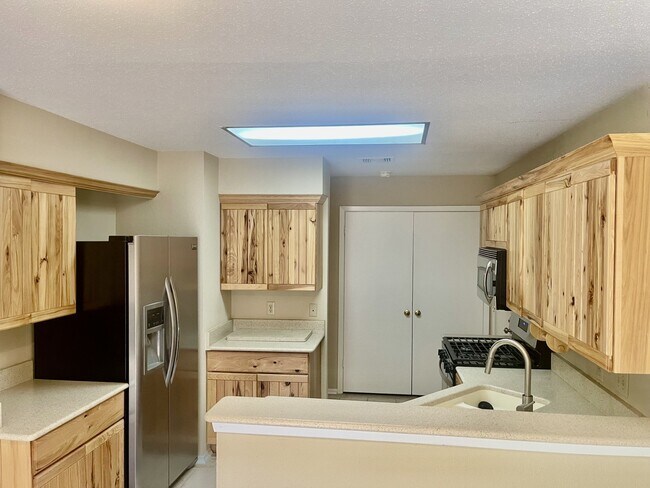 Building Photo - 2711 Grants Lake Blvd