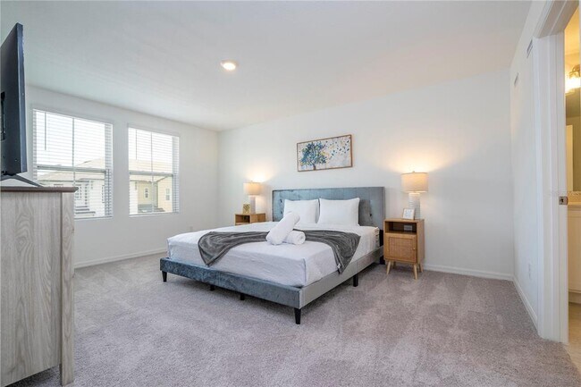 Building Photo - 686 Longboat Dr