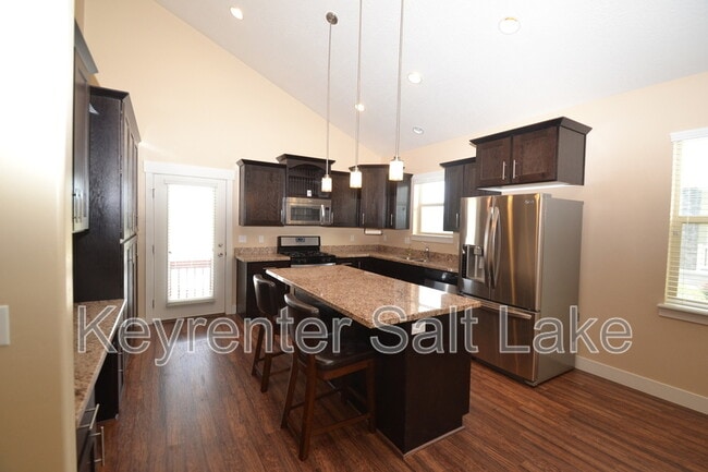 Building Photo - 938 Rebecca View Dr