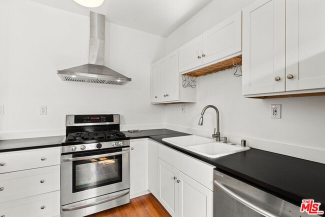 Building Photo - 123 Ellita Pl