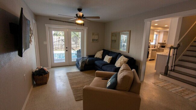 Primary Photo - 366 W Osceola Ln