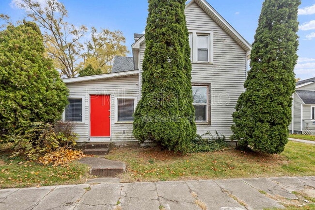 Building Photo - 605 N Perry St