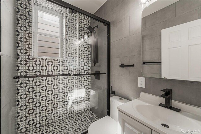 Building Photo - 36-34 11th St