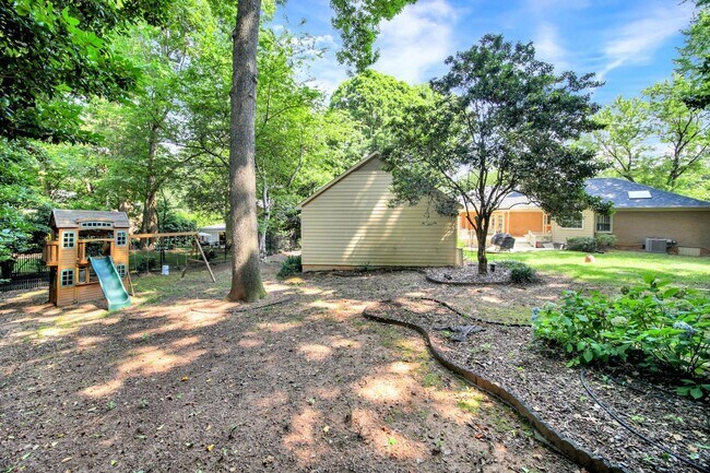 Building Photo - Lovely 3 Bed 2 Bath Ranch Home in South Park!