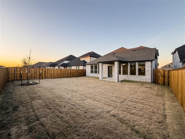 Building Photo - 566 Silver Spgs Ln