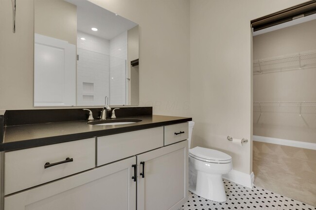 Building Photo - 6633 Dale Dr