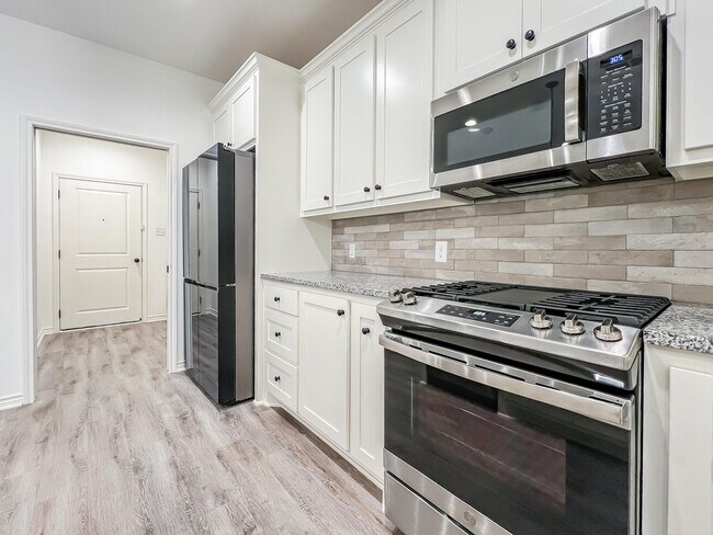 Building Photo - 5917 Harvard St