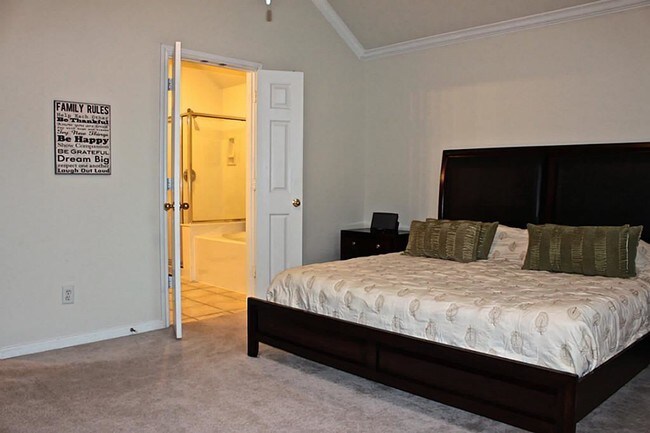 Building Photo - 130 Ledgestone Pl