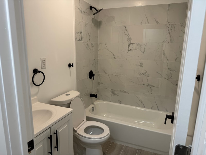 Building Photo - 445 S 17th St